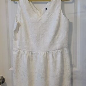 Elegant White Sleeveless Dress